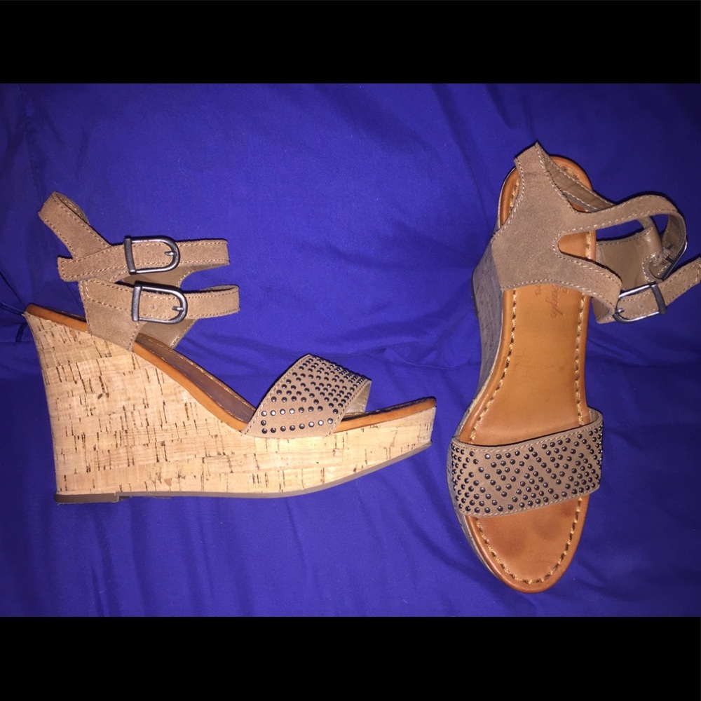 American Eagle Heels  (Sz 9)